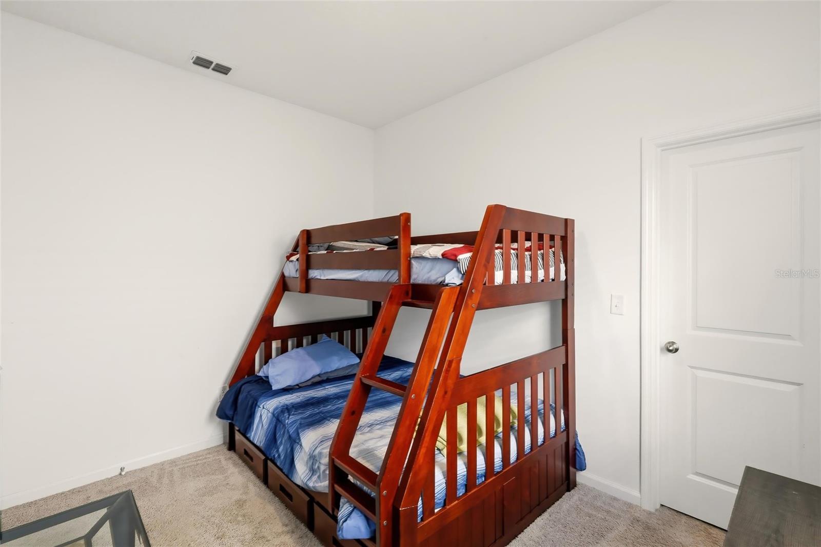 Image 23 of 40 For 768 Sunlit Coral Street