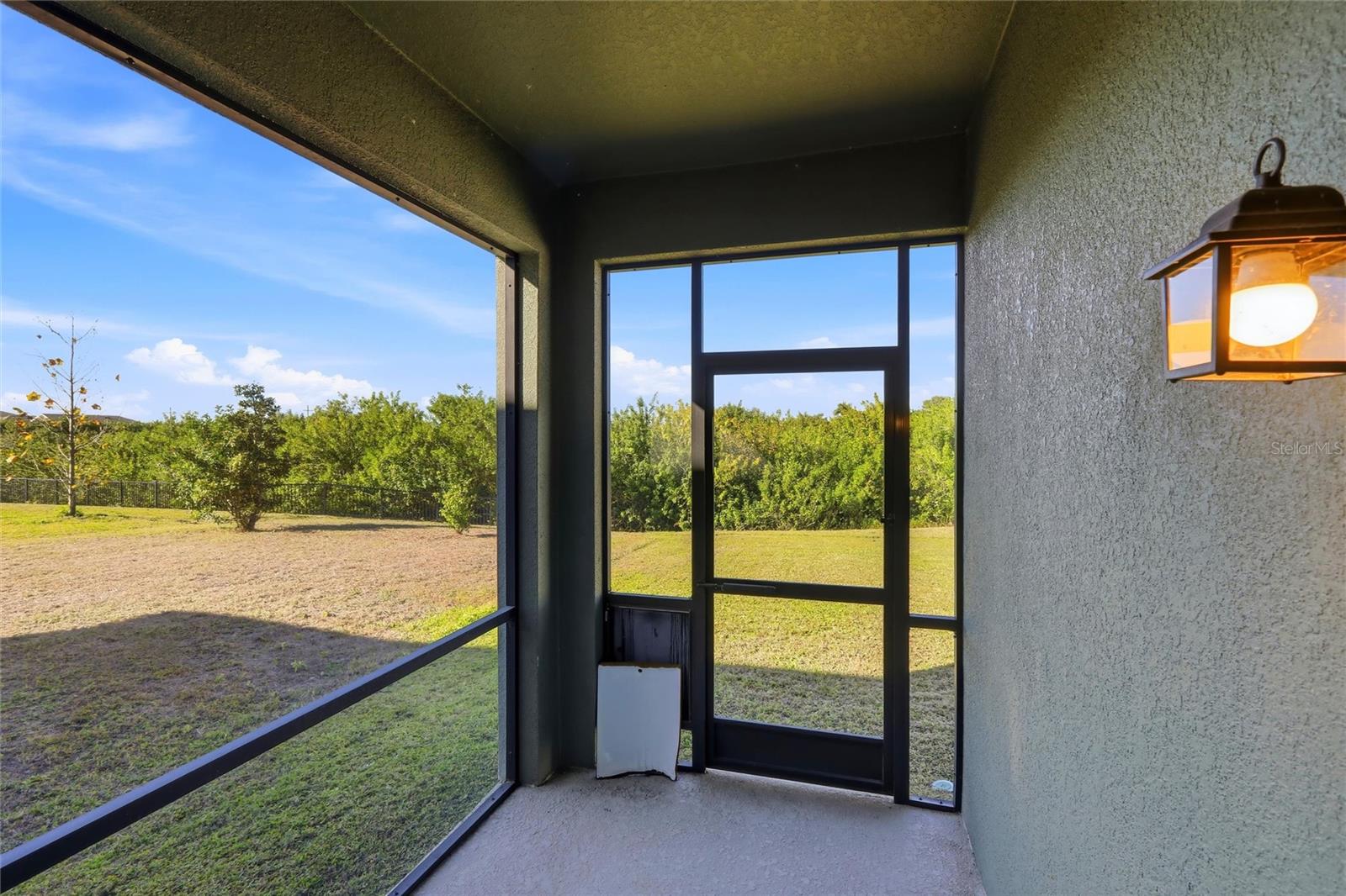 Image 27 of 40 For 768 Sunlit Coral Street