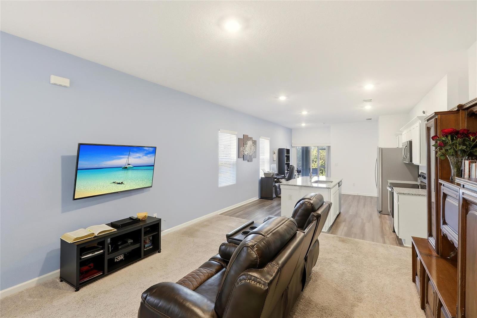 Image 7 of 40 For 768 Sunlit Coral Street