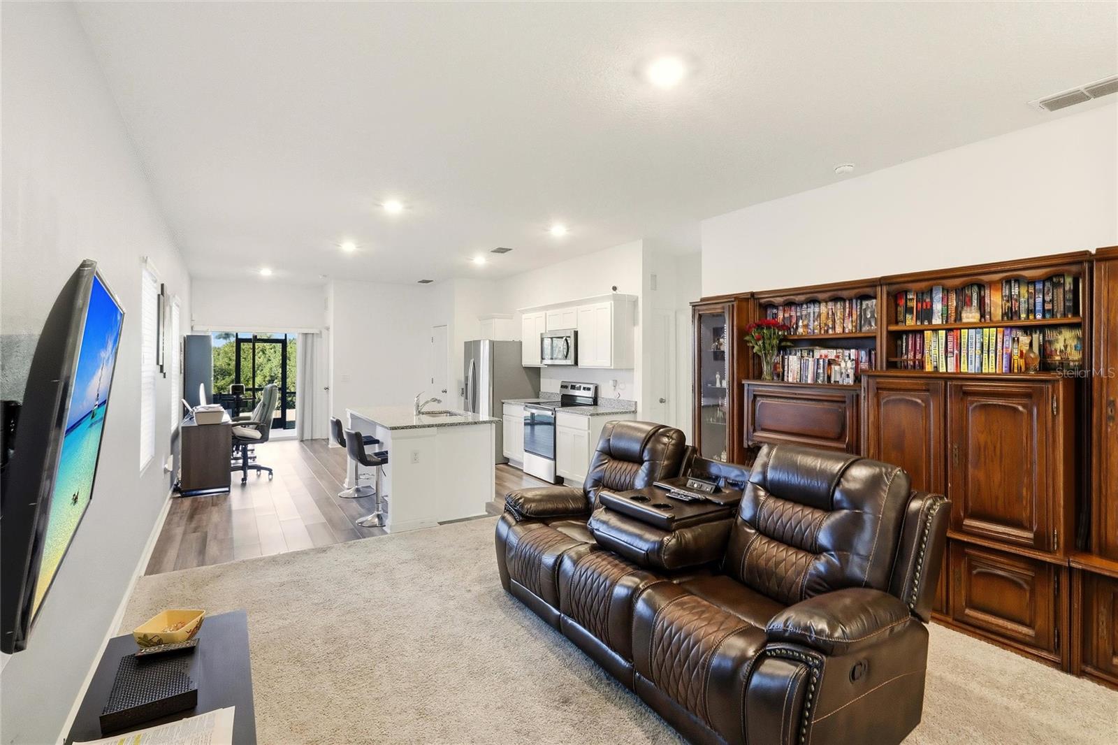 Image 8 of 40 For 768 Sunlit Coral Street