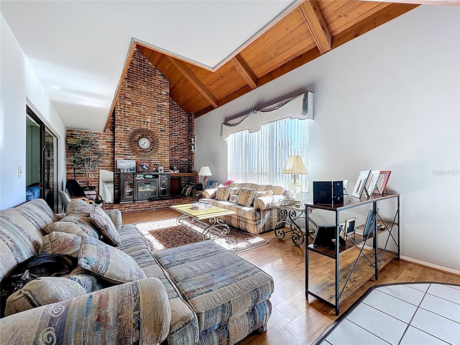 Image 17 of 71 For 7404 15th Avenue Nw