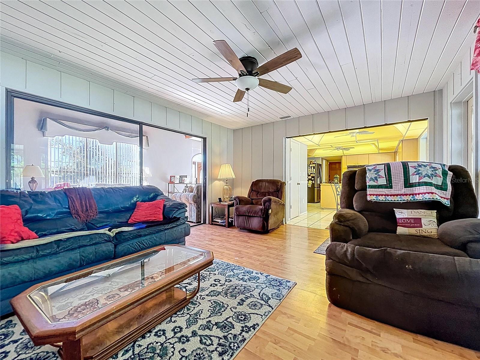 Image 23 of 71 For 7404 15th Avenue Nw