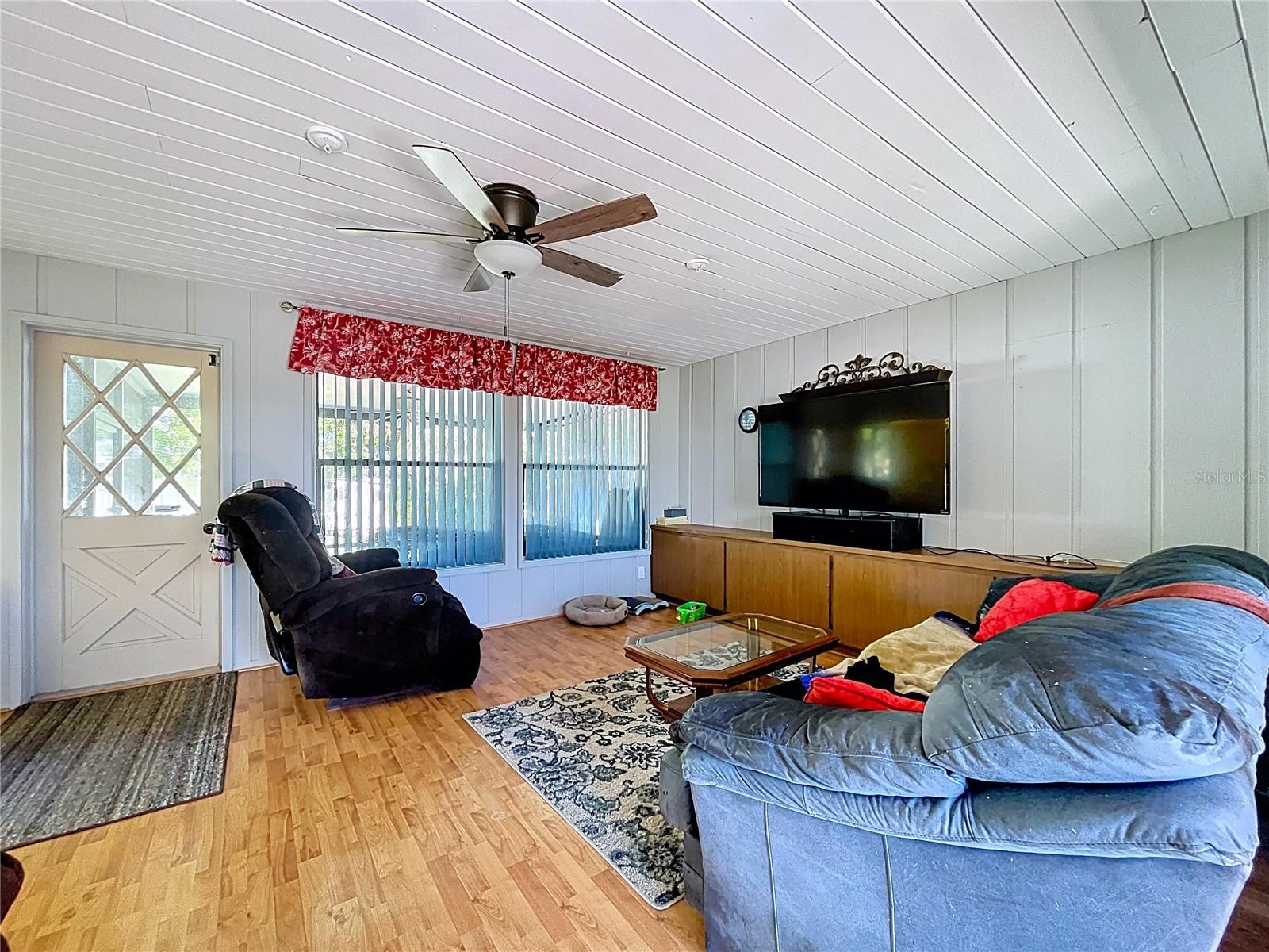 Image 25 of 71 For 7404 15th Avenue Nw