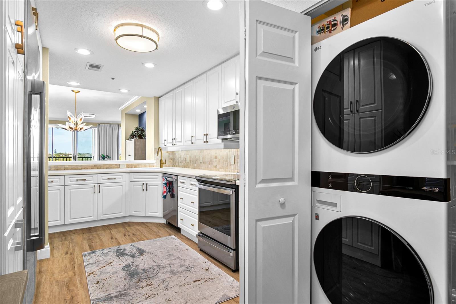 Image 21 of 58 For 5420 Eagles Point Circle 304