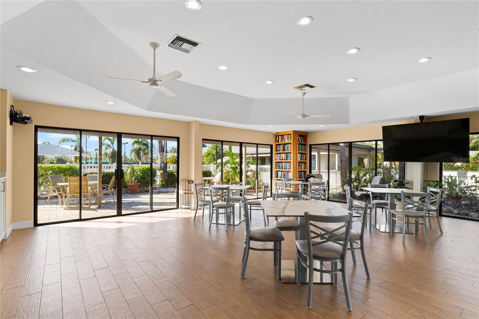 Image 54 of 58 For 5420 Eagles Point Circle 304