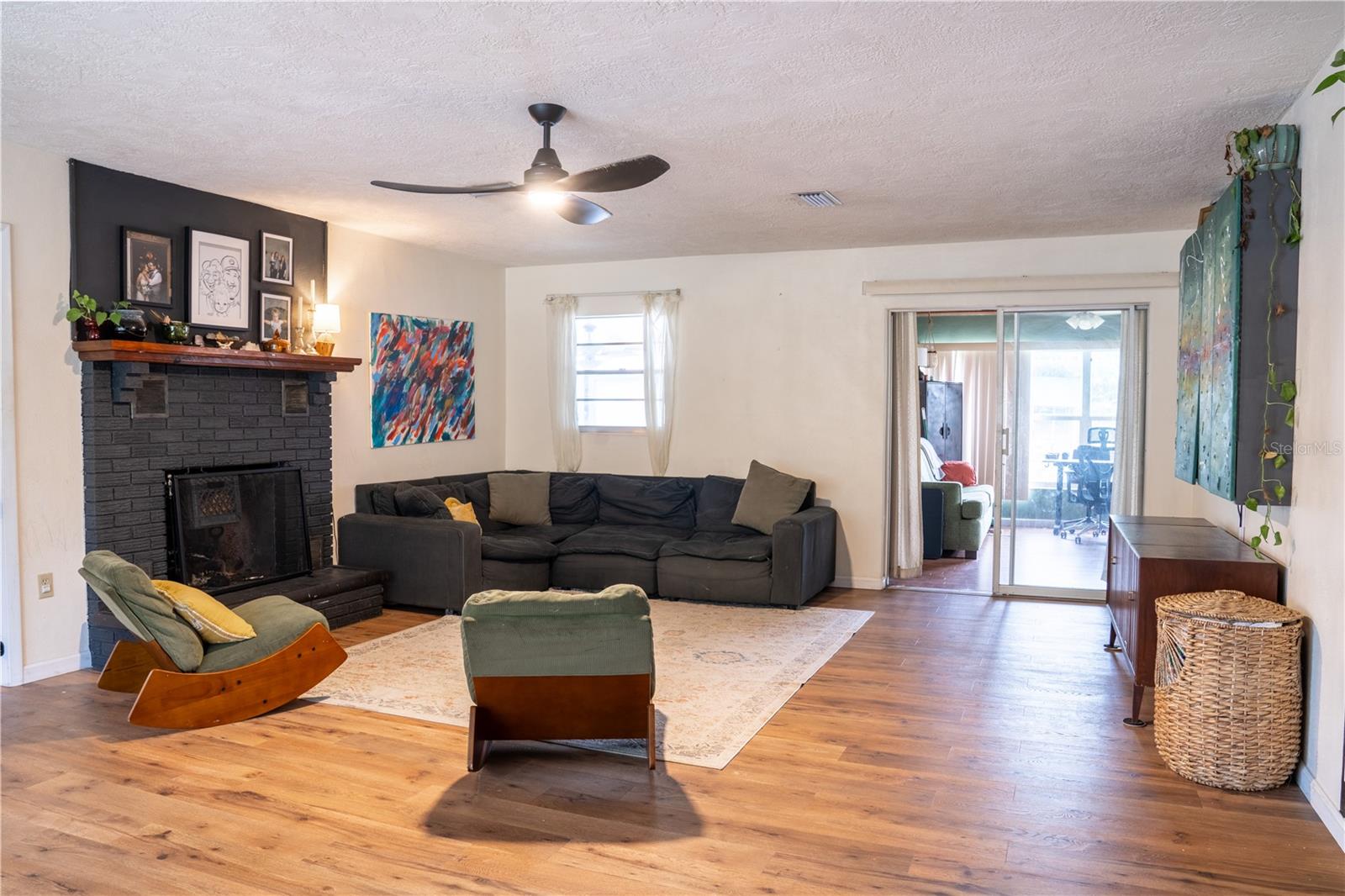 Image 4 of 20 For 2107 6th Street W