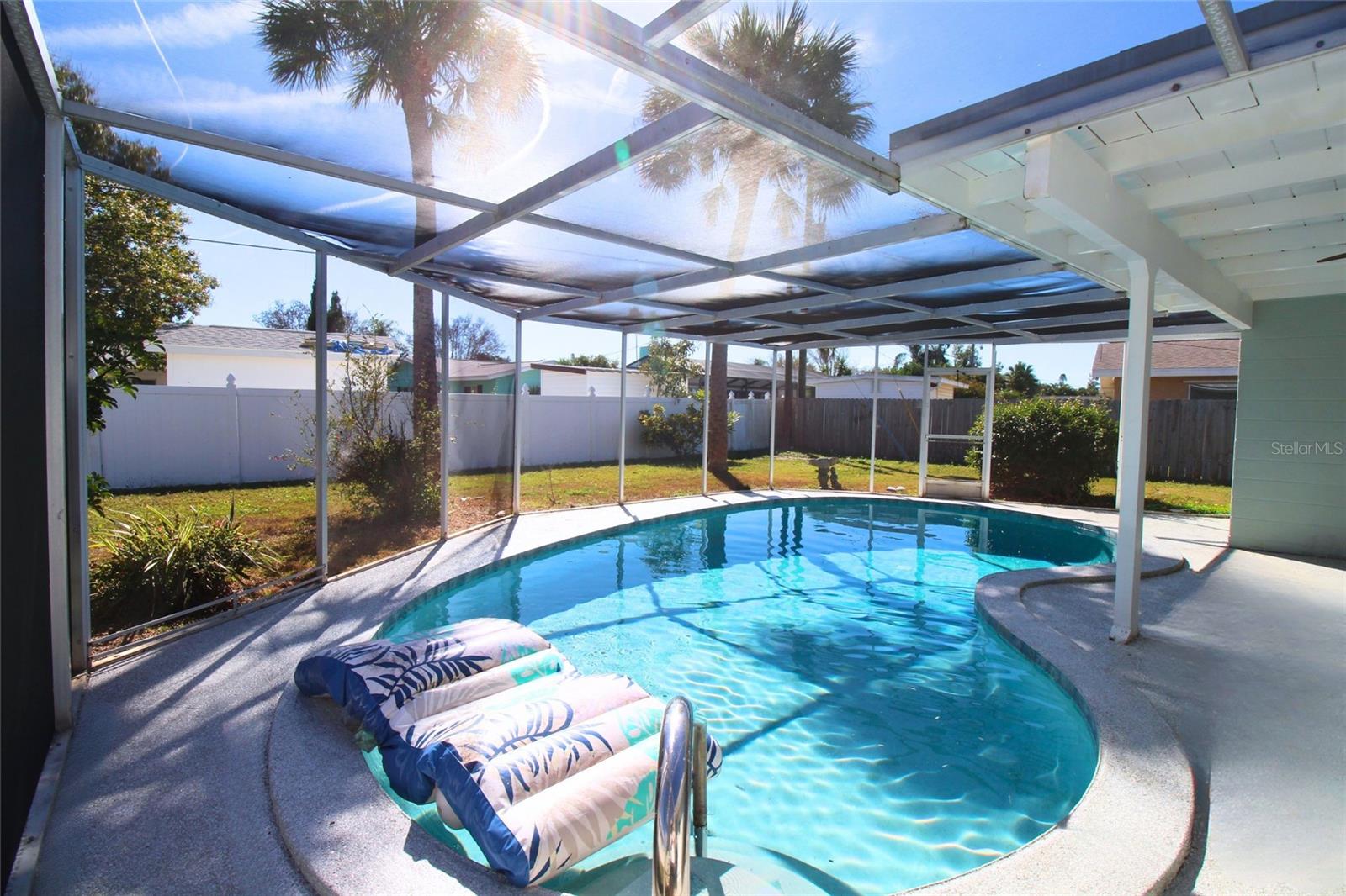 Image 2 of 25 For 2534 Waneta Drive