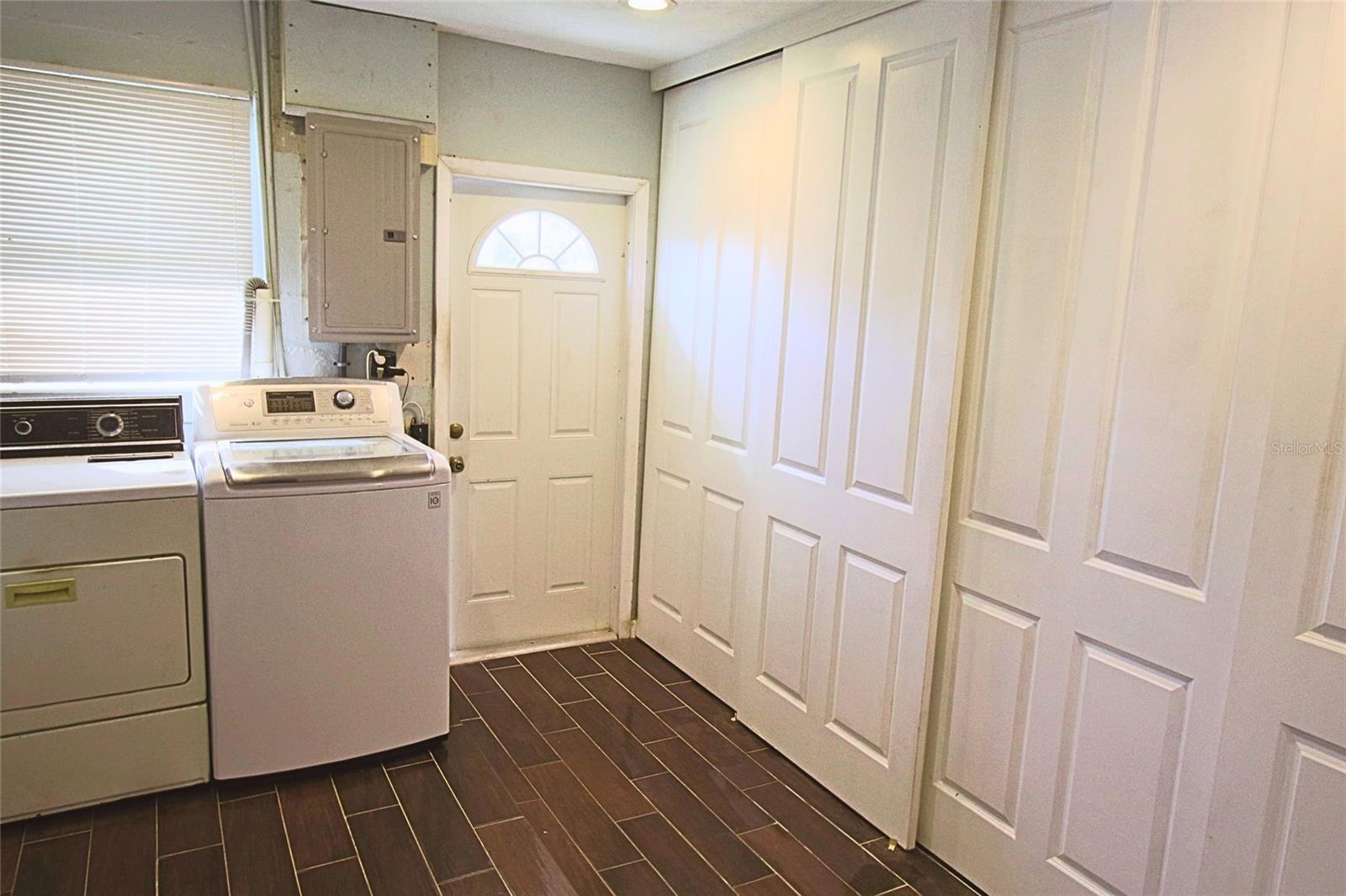 Image 23 of 25 For 2534 Waneta Drive