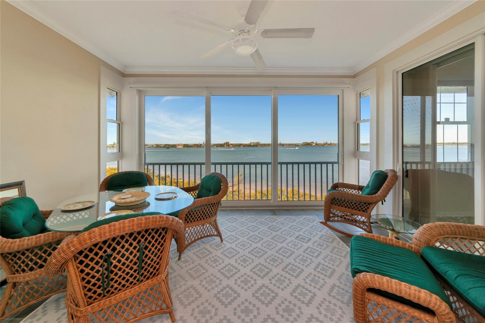 Image 27 of 42 For 242 Hidden Bay Drive 602