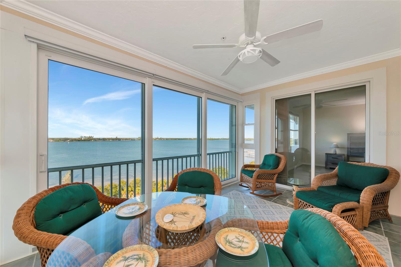 Image 4 of 42 For 242 Hidden Bay Drive 602