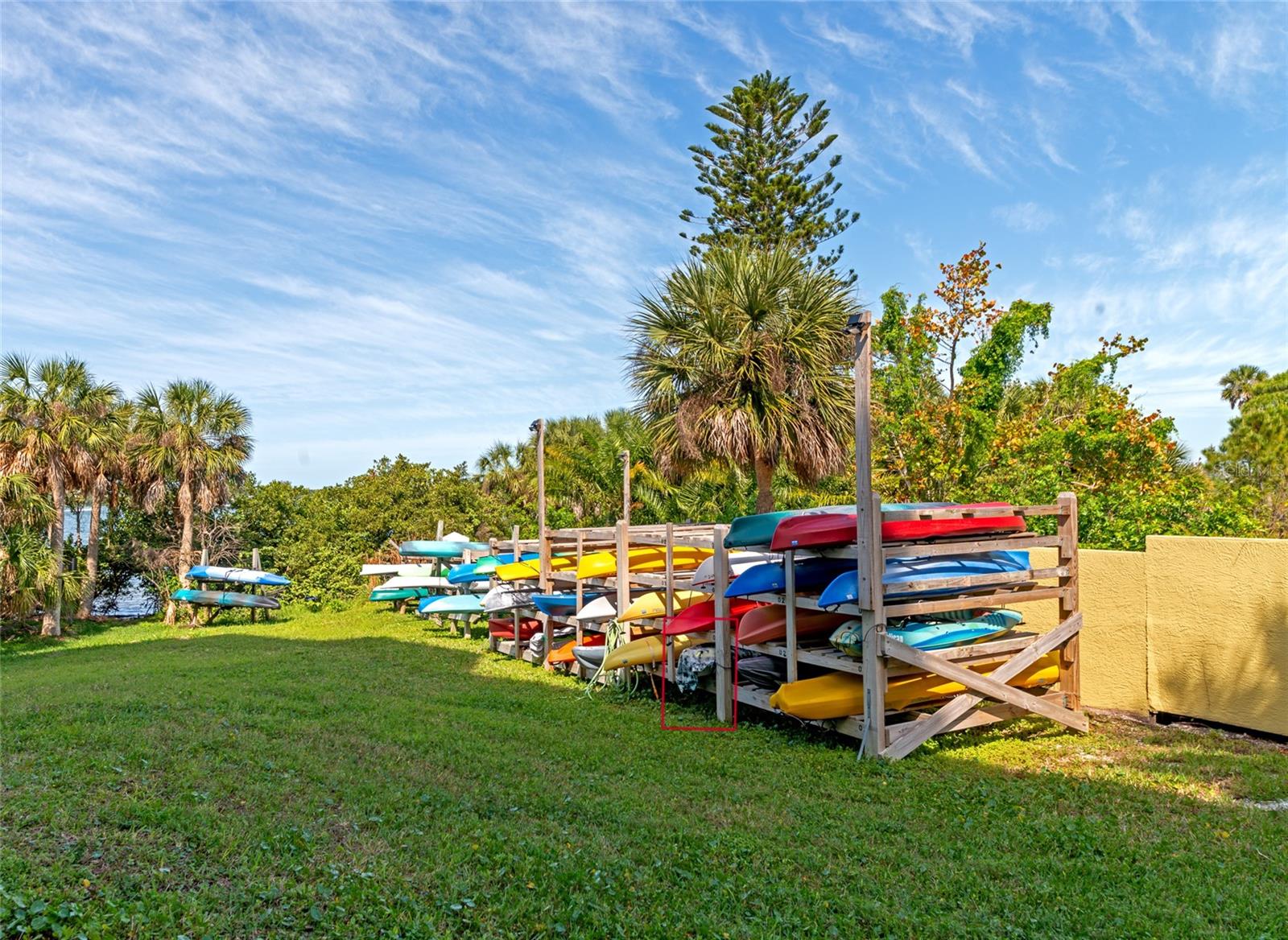 Image 7 of 42 For 242 Hidden Bay Drive 602