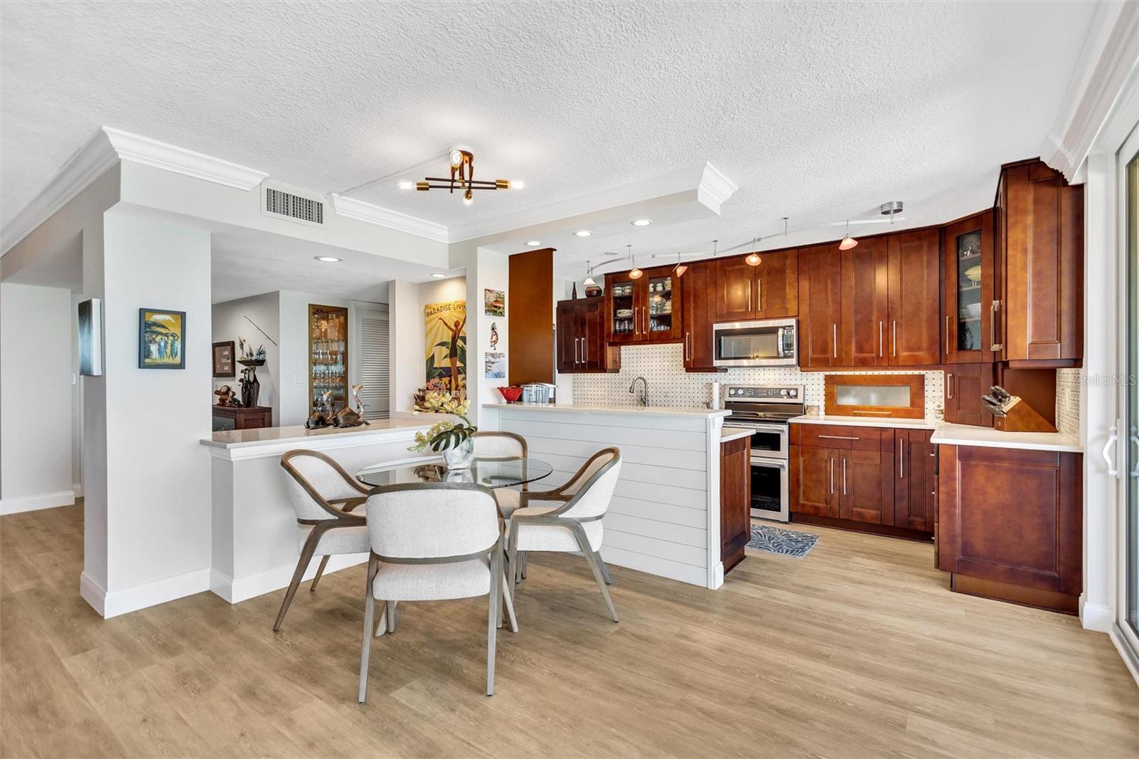 Image 34 of 69 For 4822 Ocean Boulevard 8d