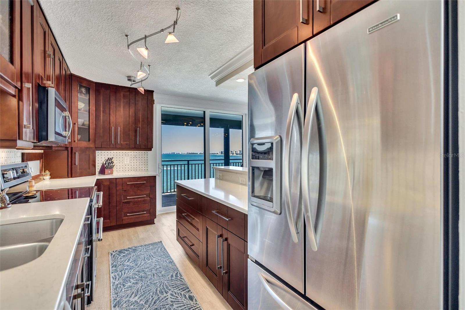 Image 39 of 69 For 4822 Ocean Boulevard 8d