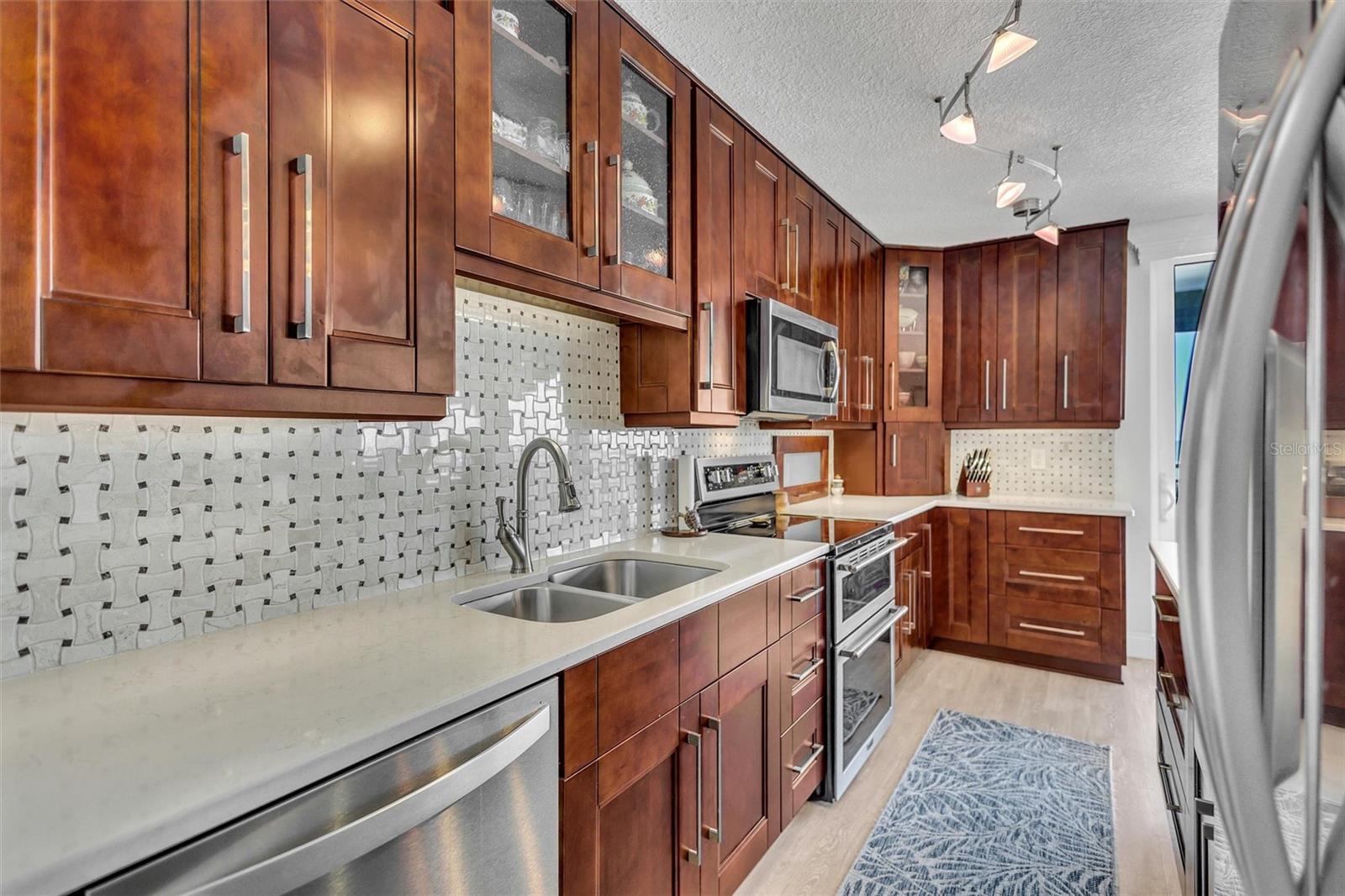 Image 40 of 69 For 4822 Ocean Boulevard 8d