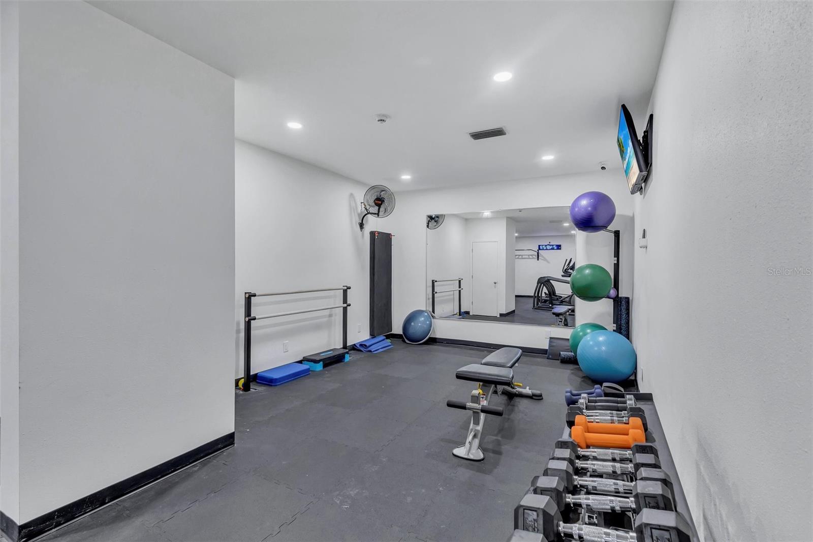 Image 57 of 69 For 4822 Ocean Boulevard 8d