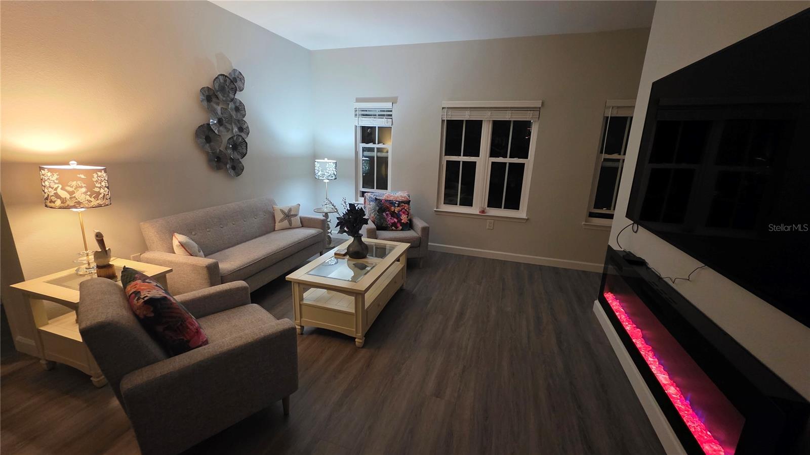 Image 25 of 41 For 200 4th Avenue S 130