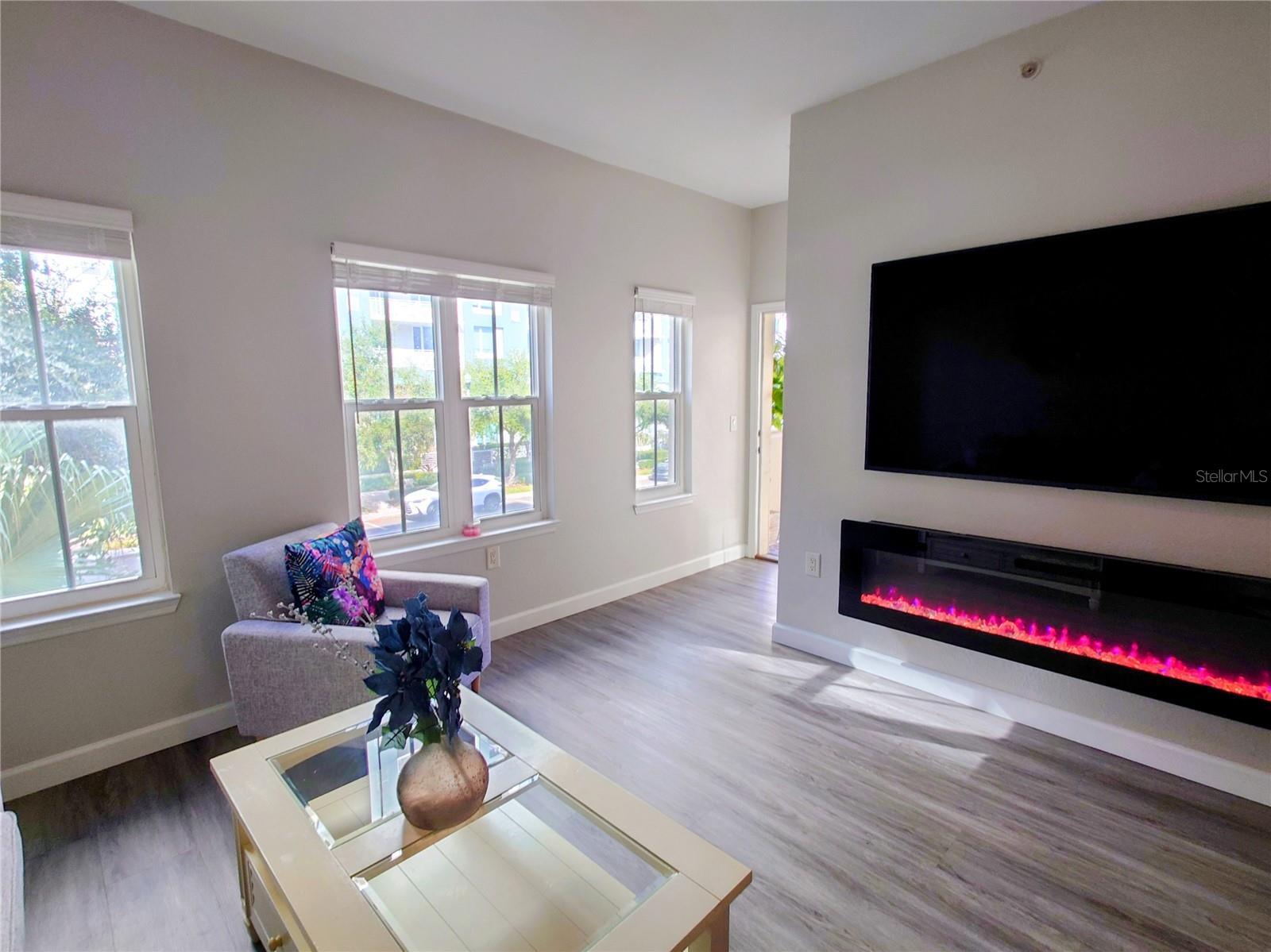 Image 31 of 41 For 200 4th Avenue S 130