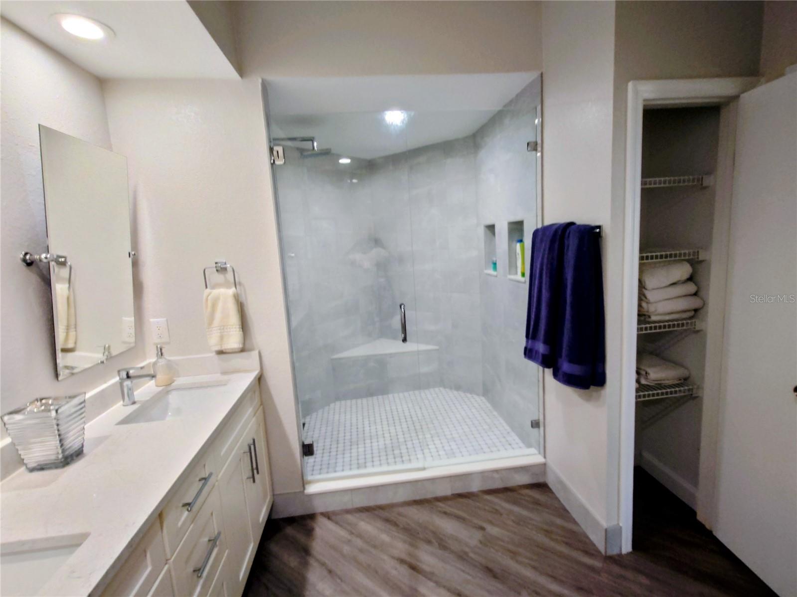 Image 6 of 41 For 200 4th Avenue S 130