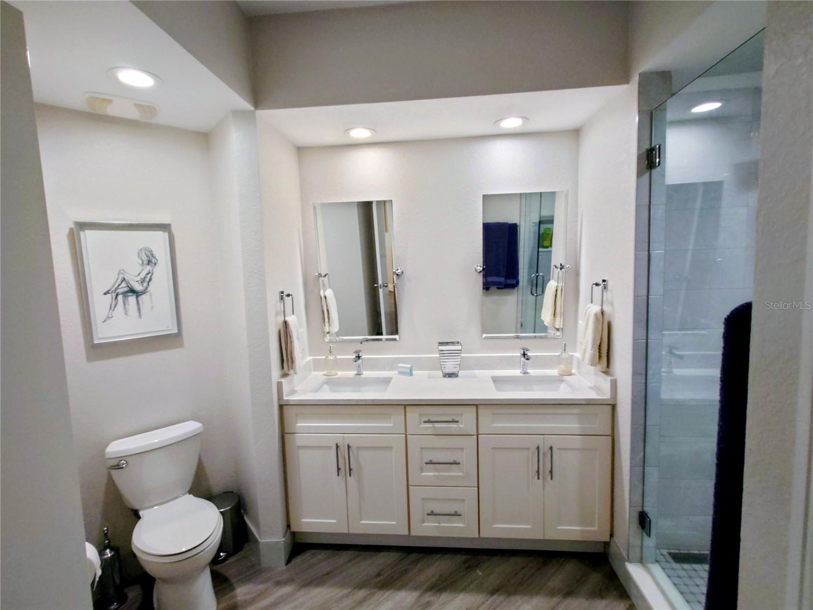 Image 9 of 41 For 200 4th Avenue S 130