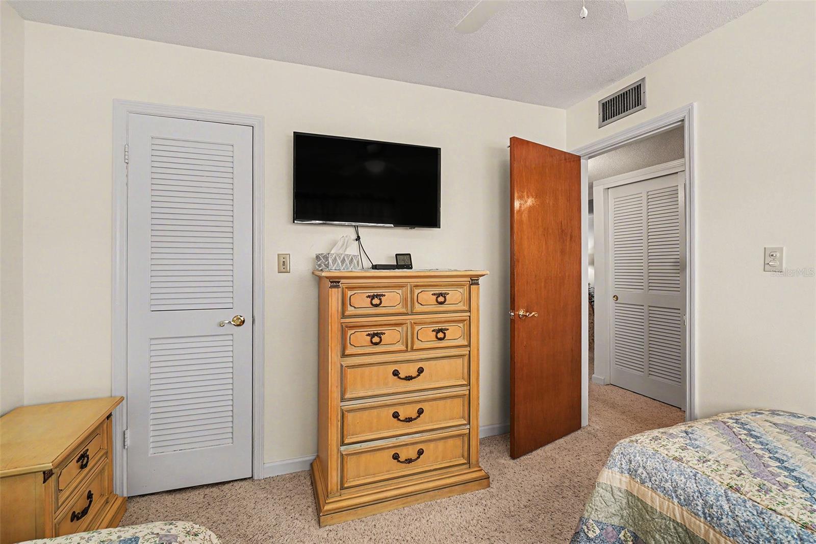 Image 23 of 37 For 4158 Tamiami Trail L4