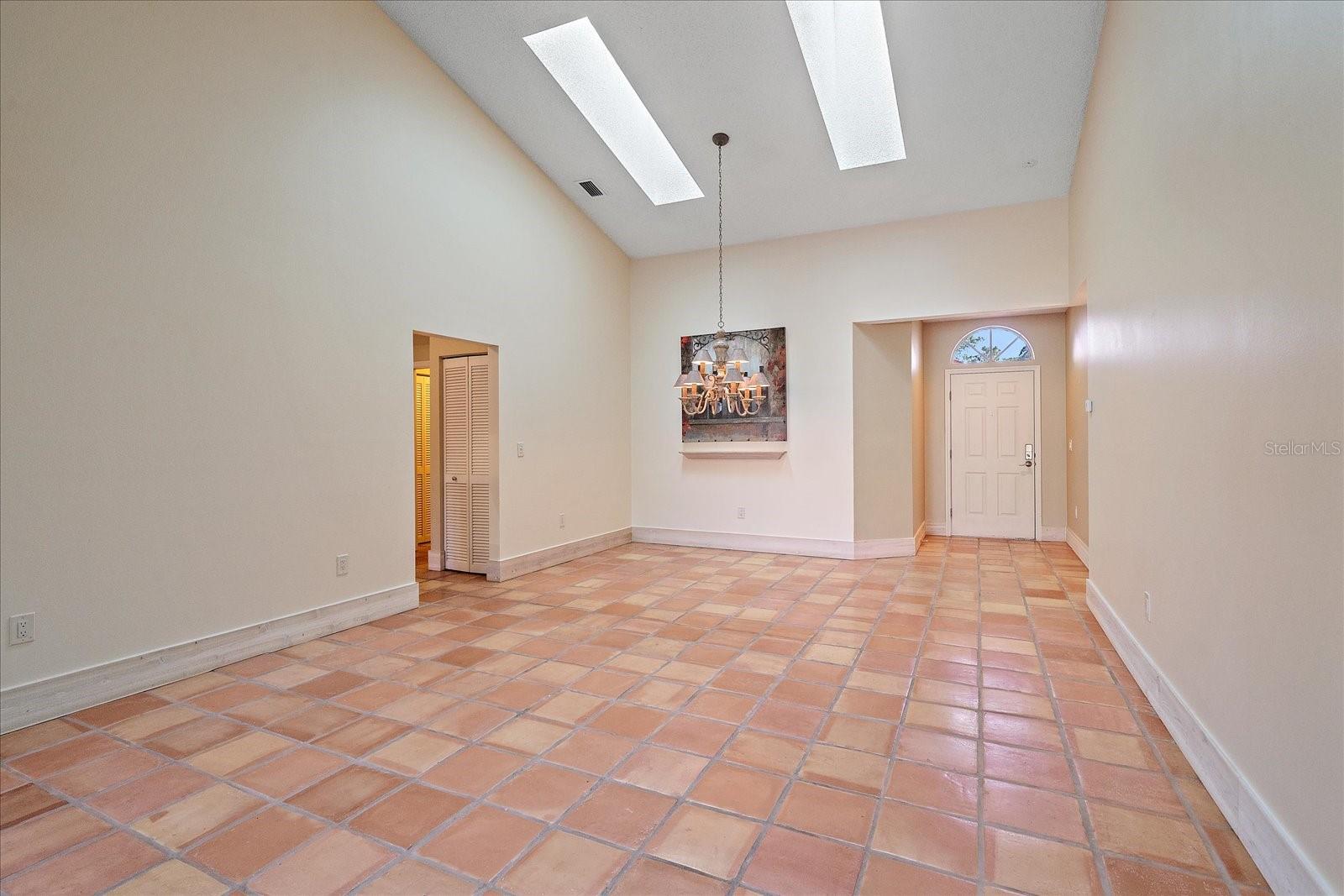 Image 10 of 46 For 3191 Lake Park Lane 2