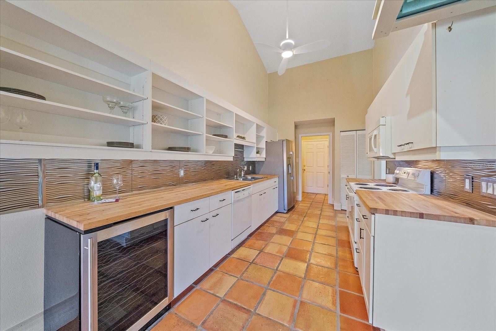 Image 13 of 46 For 3191 Lake Park Lane 2