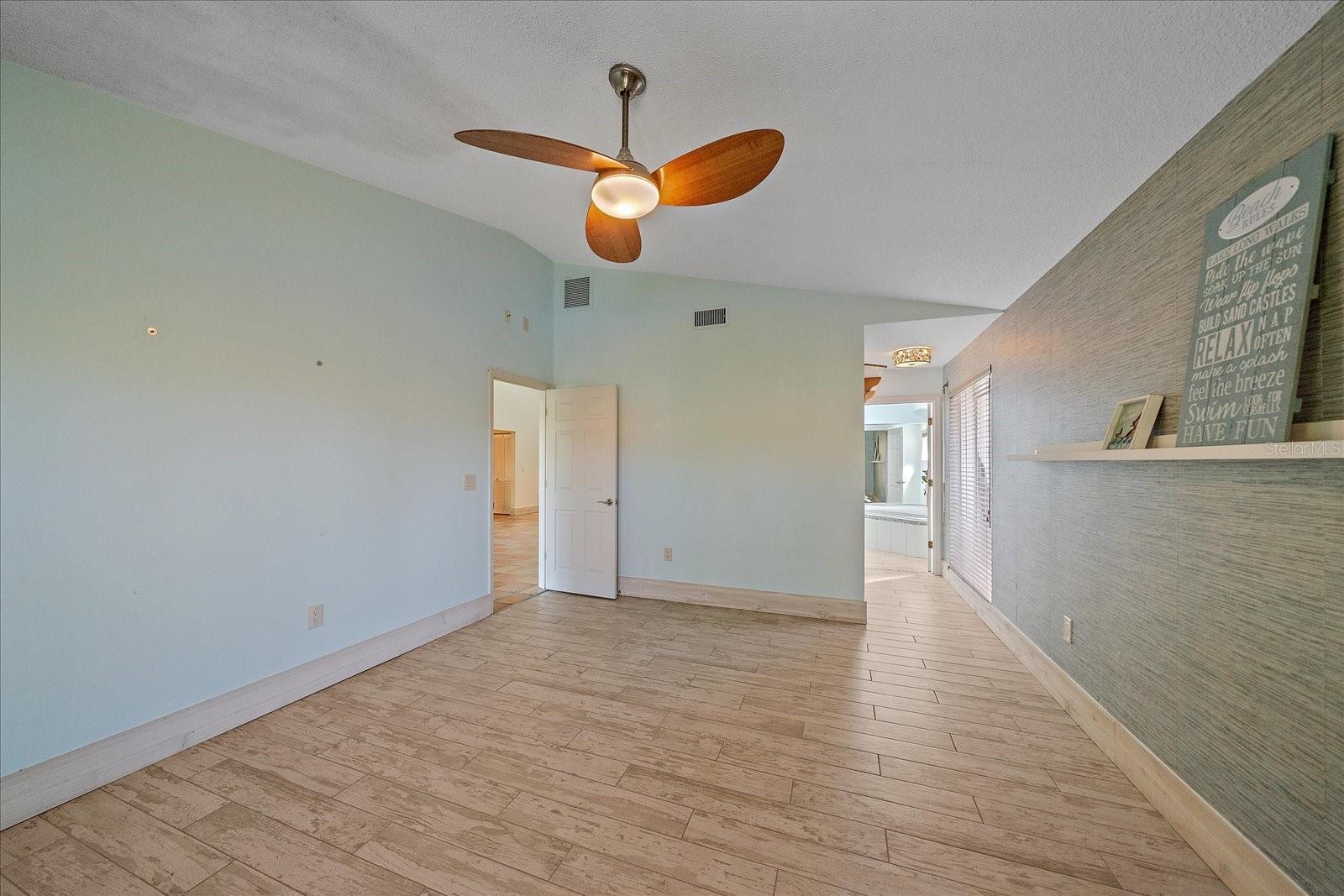 Image 26 of 46 For 3191 Lake Park Lane 2