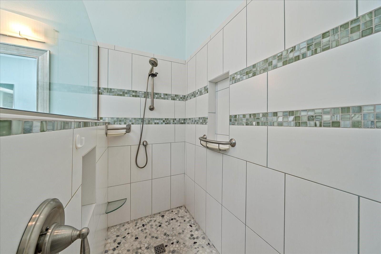 Image 30 of 46 For 3191 Lake Park Lane 2