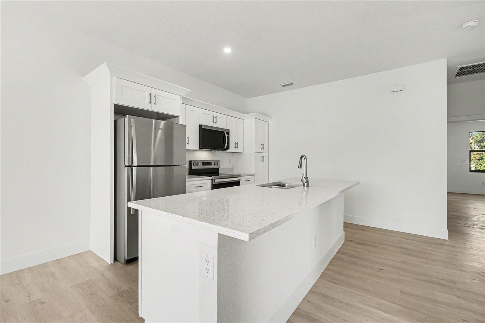 Image 11 of 40 For 225-227 Hightower Avenue S