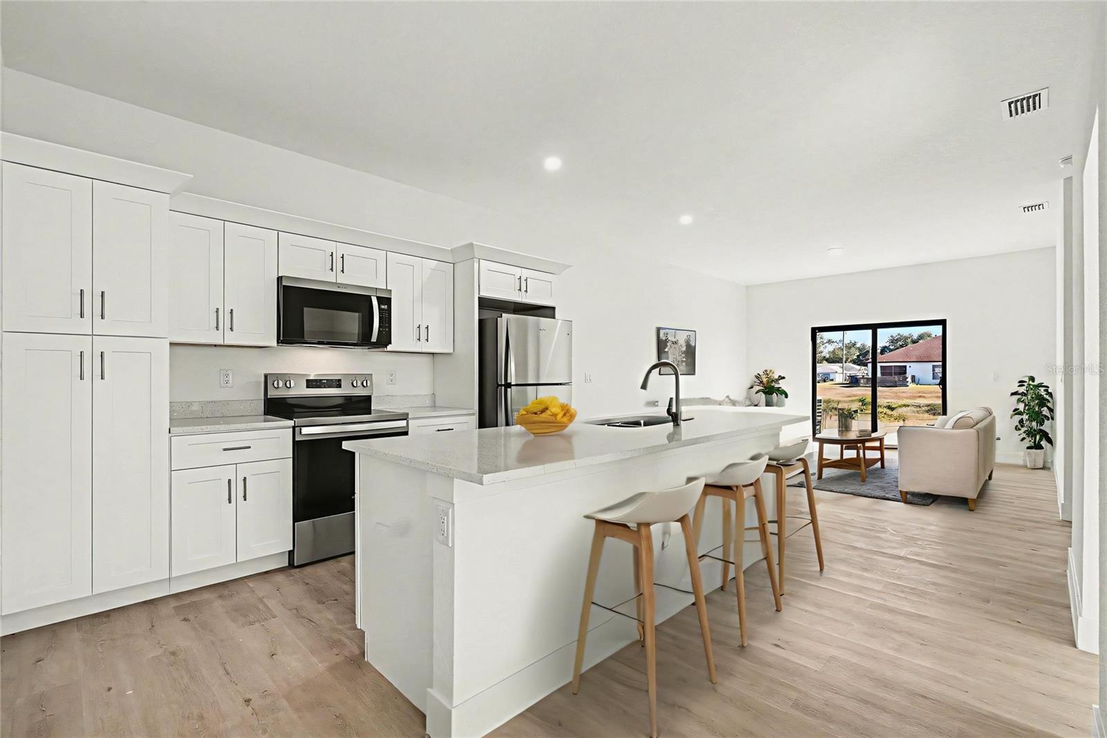 Image 2 of 40 For 225-227 Hightower Avenue S