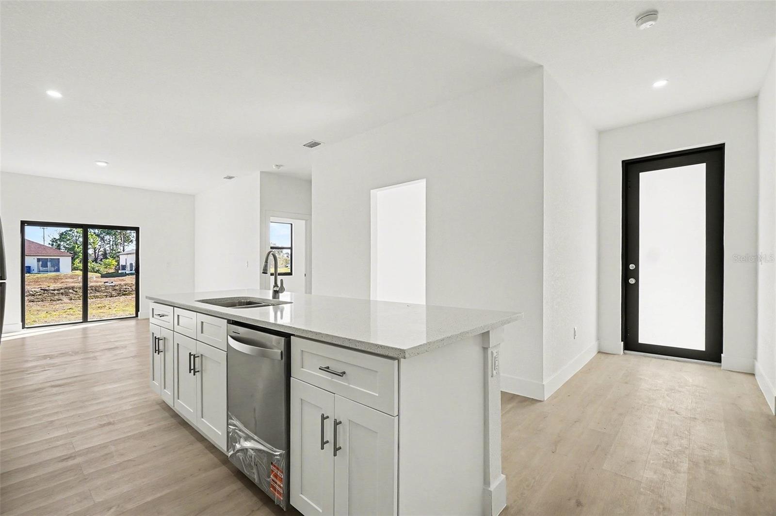 Image 25 of 40 For 225-227 Hightower Avenue S