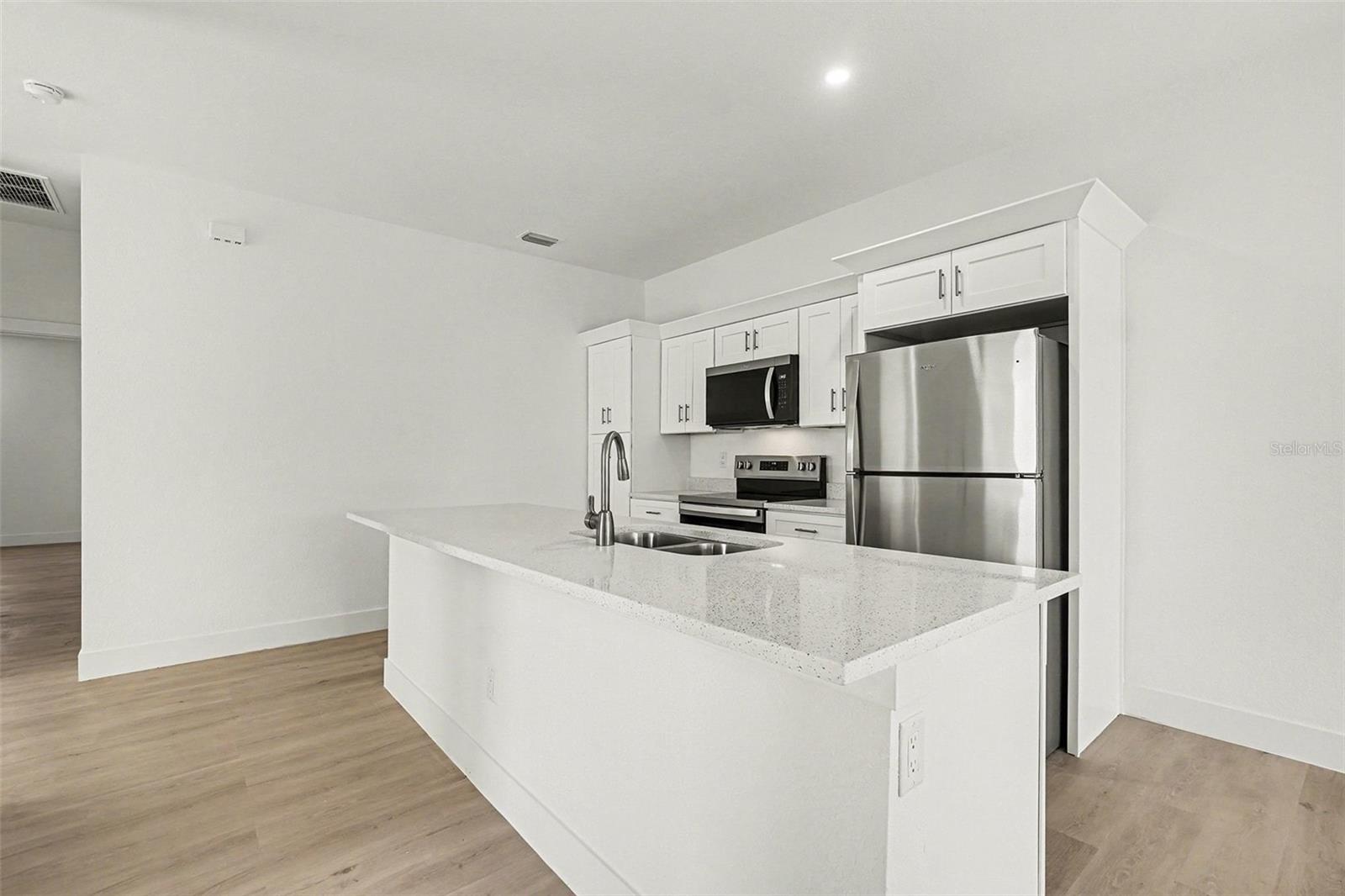 Image 27 of 40 For 225-227 Hightower Avenue S