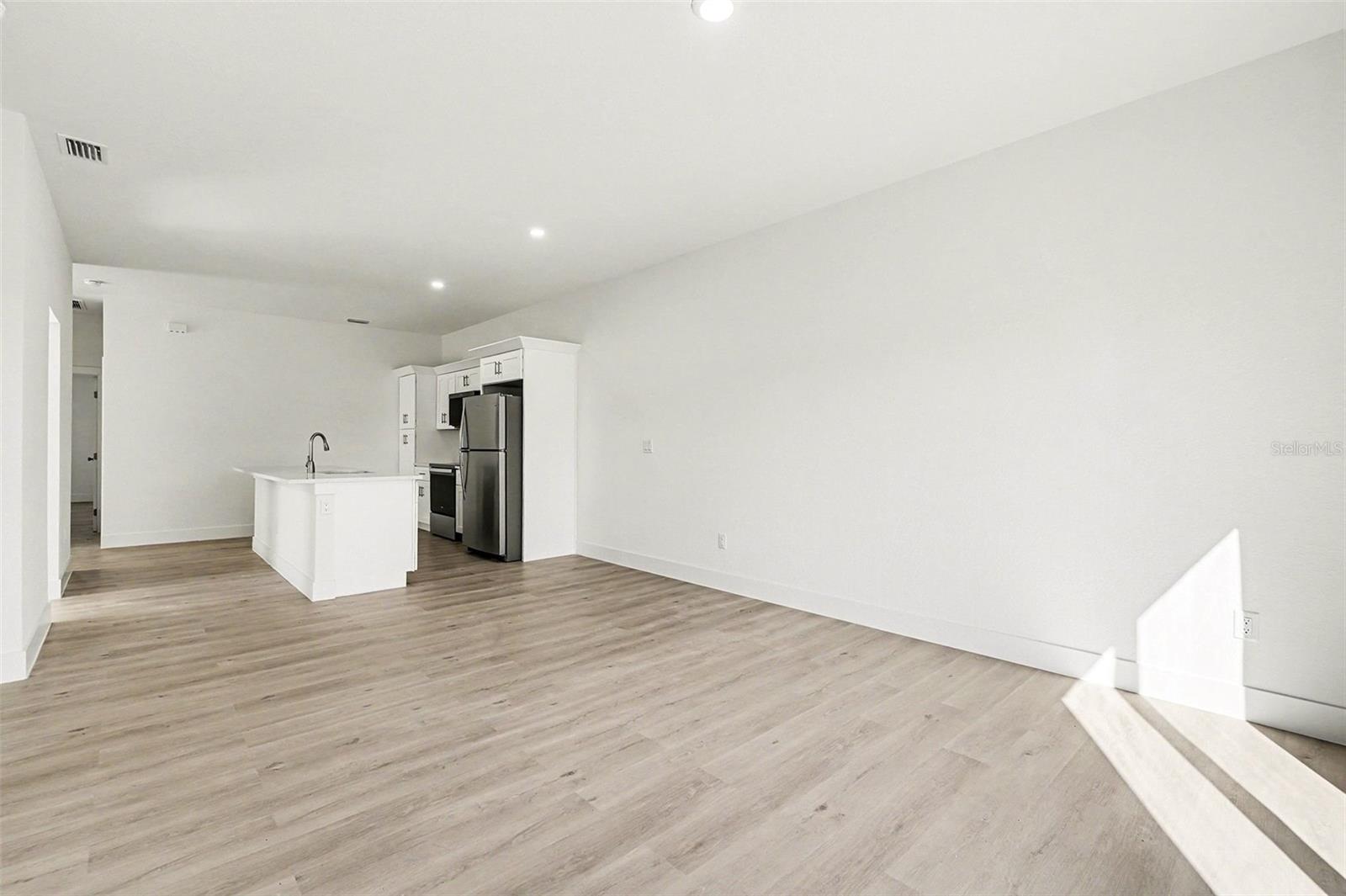 Image 29 of 40 For 225-227 Hightower Avenue S