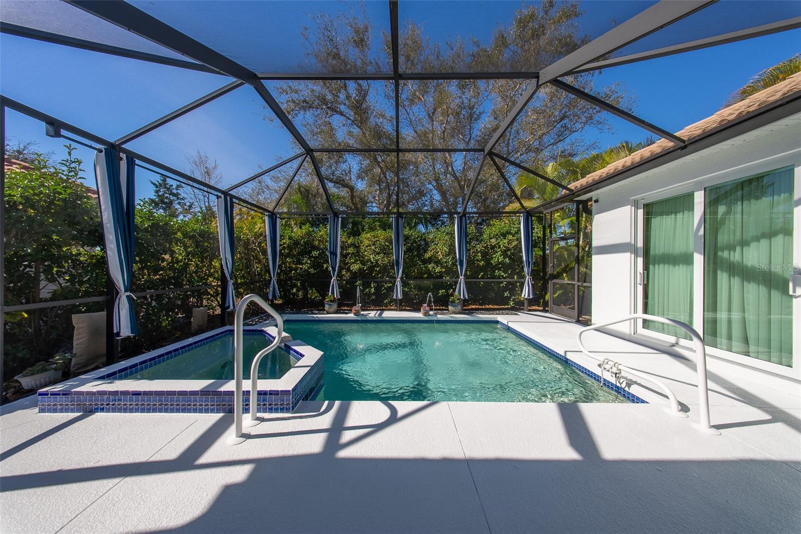 Image 28 of 39 For 570 Crane Prairie Way