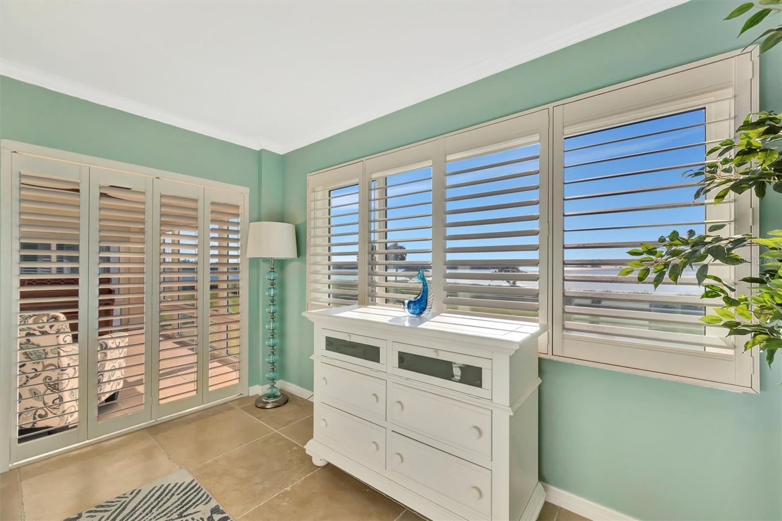 Image 24 of 68 For 4741 Independence Drive