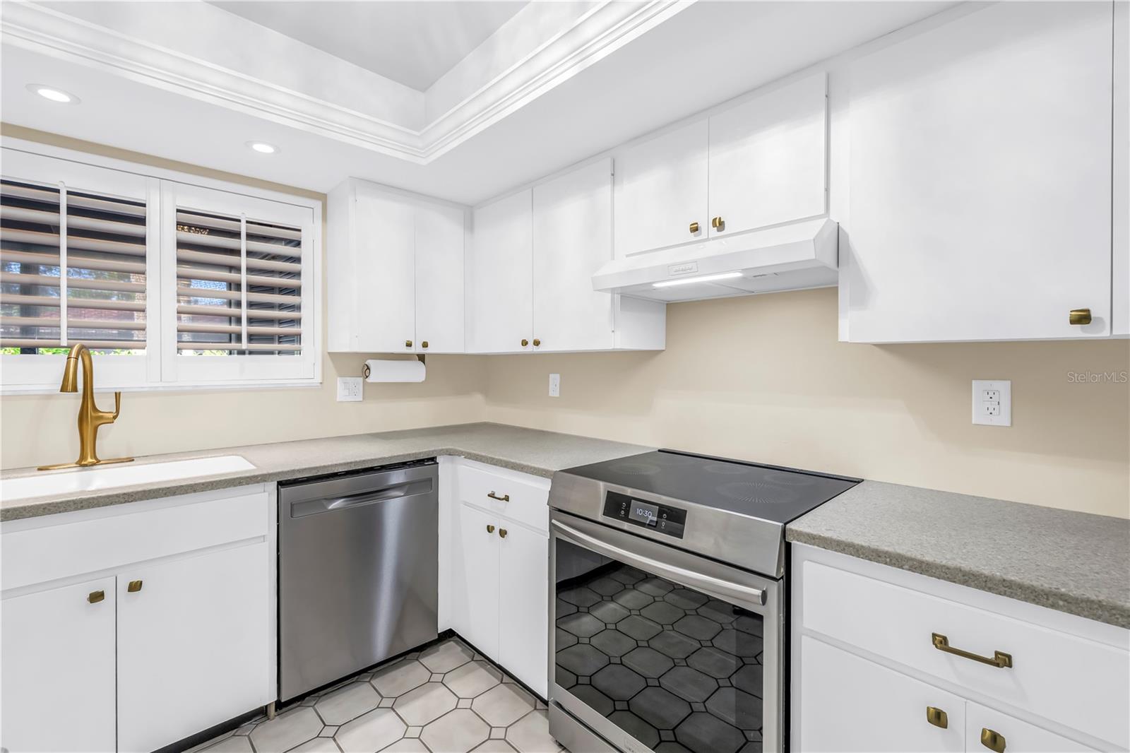 Image 13 of 40 For 3500 El Conquistador Parkway 203