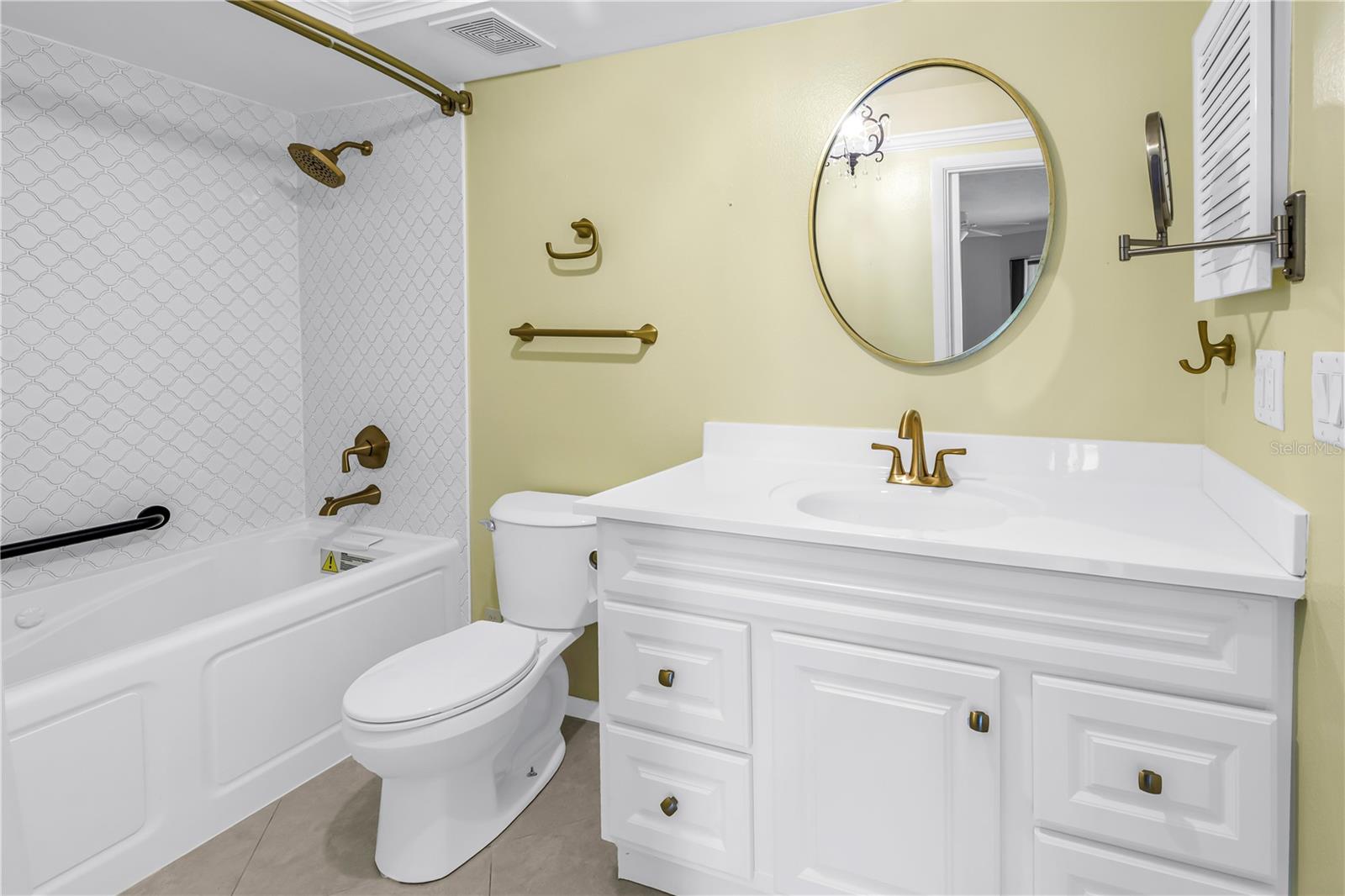 Image 26 of 40 For 3500 El Conquistador Parkway 203