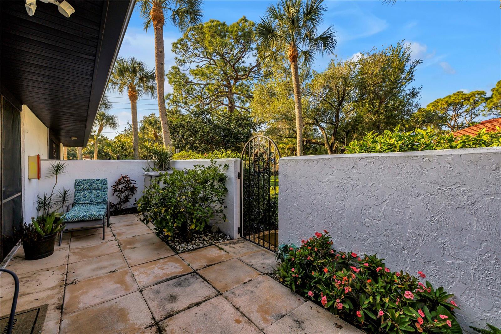 Image 3 of 40 For 3500 El Conquistador Parkway 203