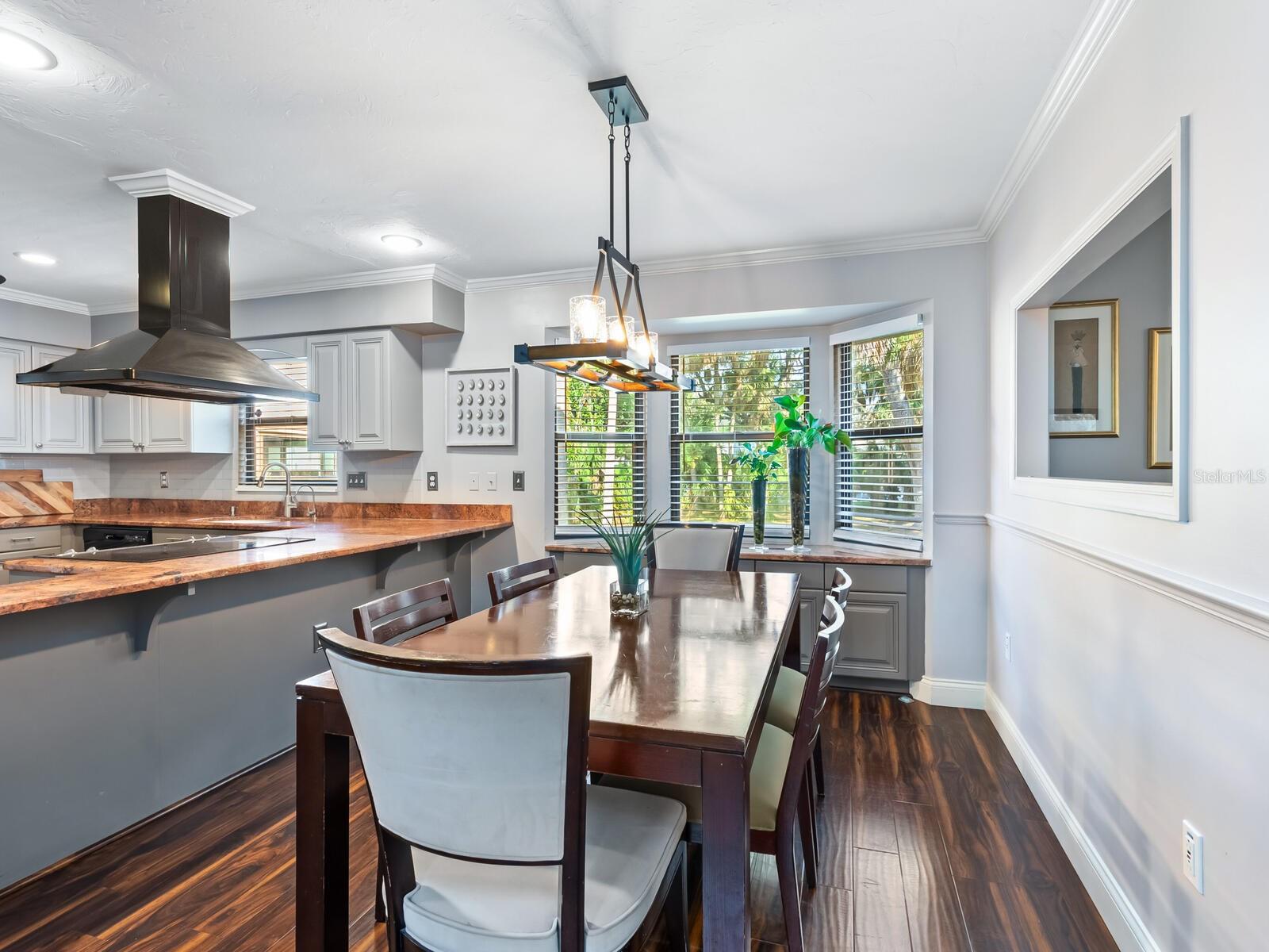 Image 11 of 59 For 1533 Oak Way