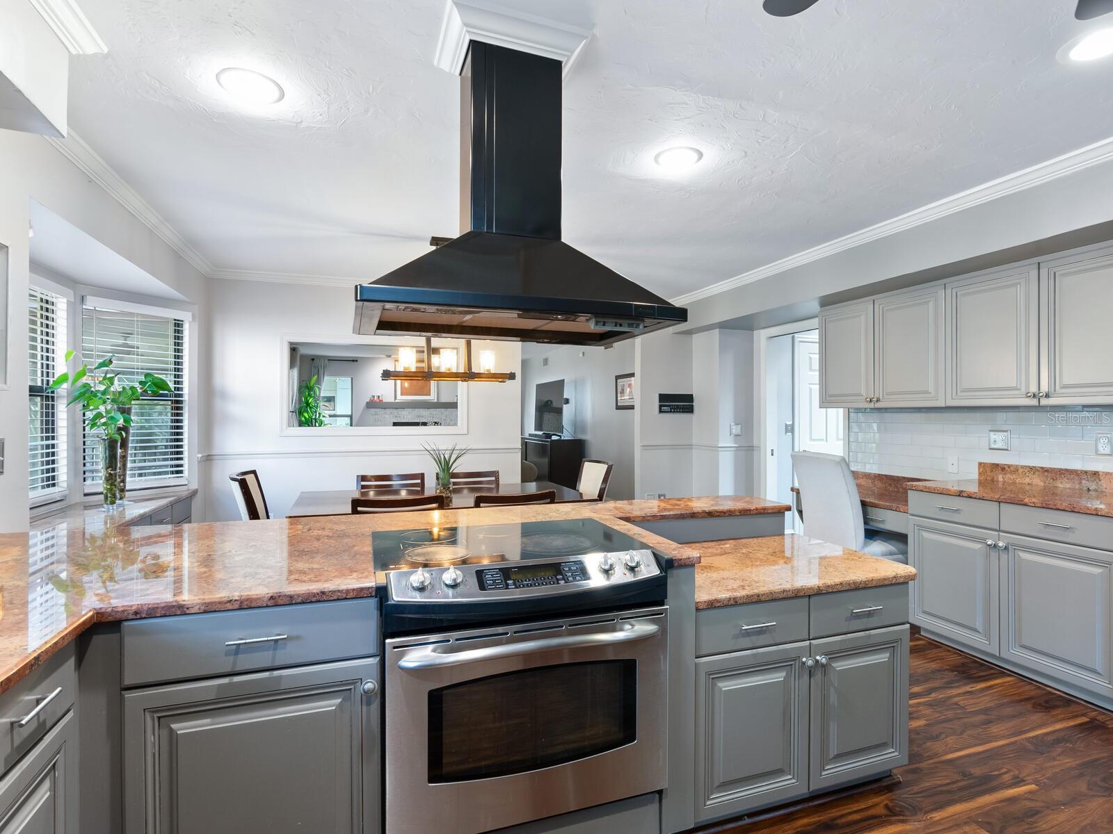 Image 14 of 59 For 1533 Oak Way