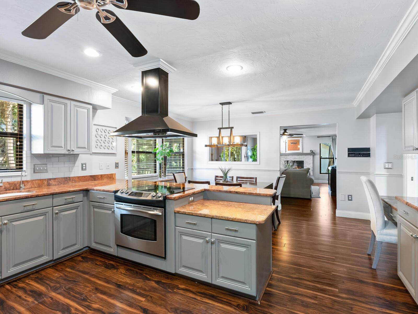 Image 15 of 59 For 1533 Oak Way