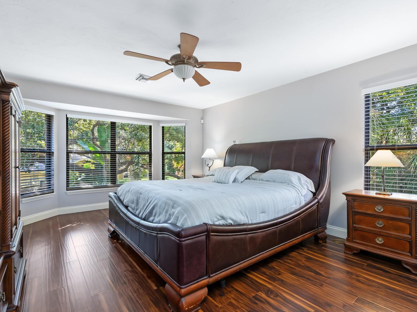 Image 19 of 59 For 1533 Oak Way