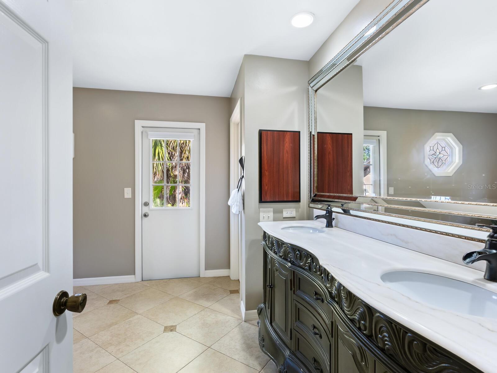 Image 20 of 59 For 1533 Oak Way