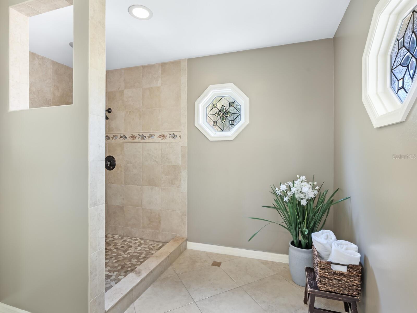 Image 21 of 59 For 1533 Oak Way