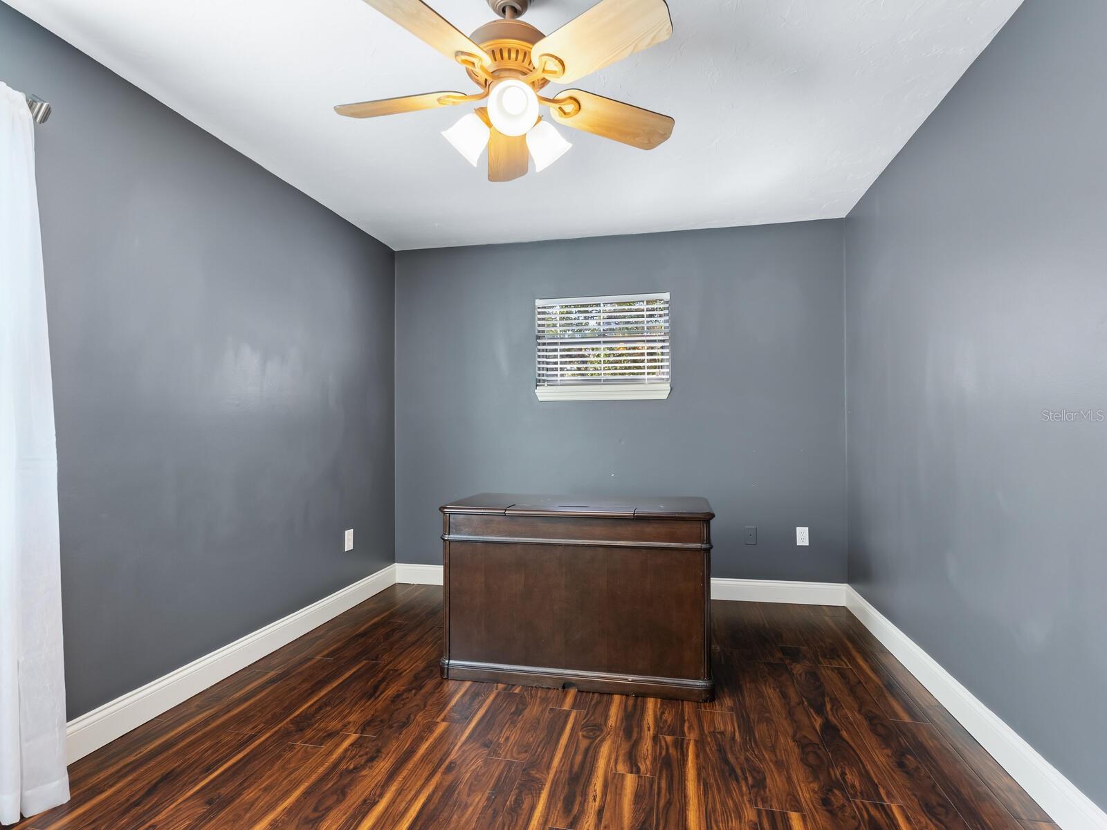 Image 26 of 59 For 1533 Oak Way