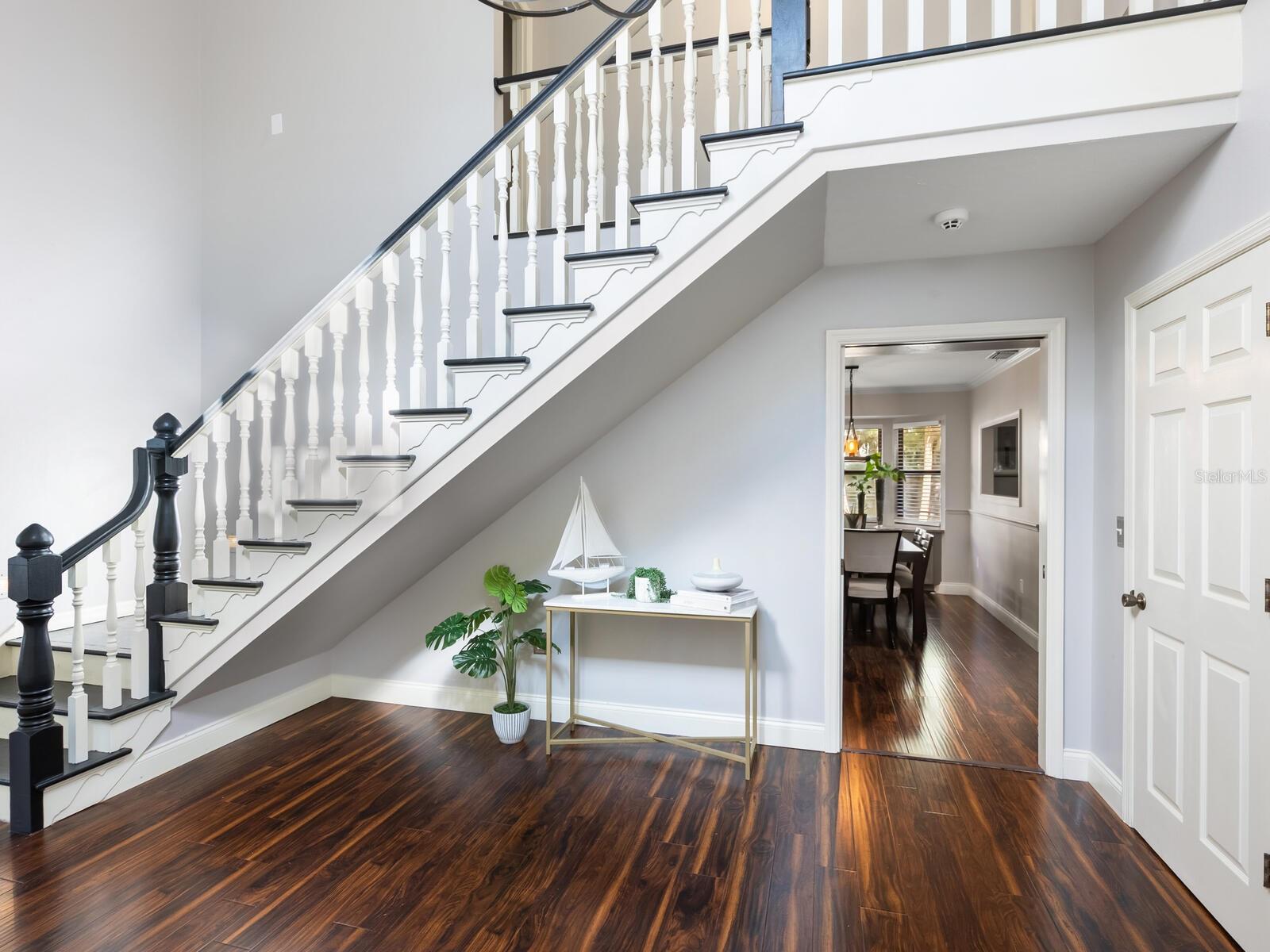 Image 4 of 59 For 1533 Oak Way