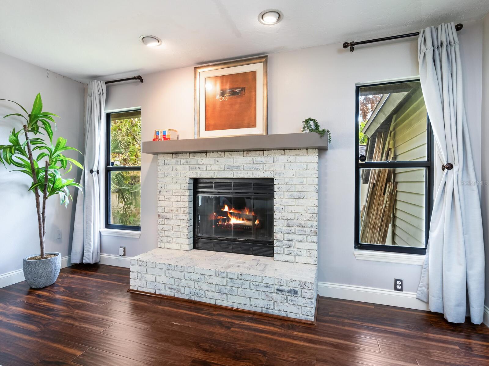 Image 8 of 59 For 1533 Oak Way