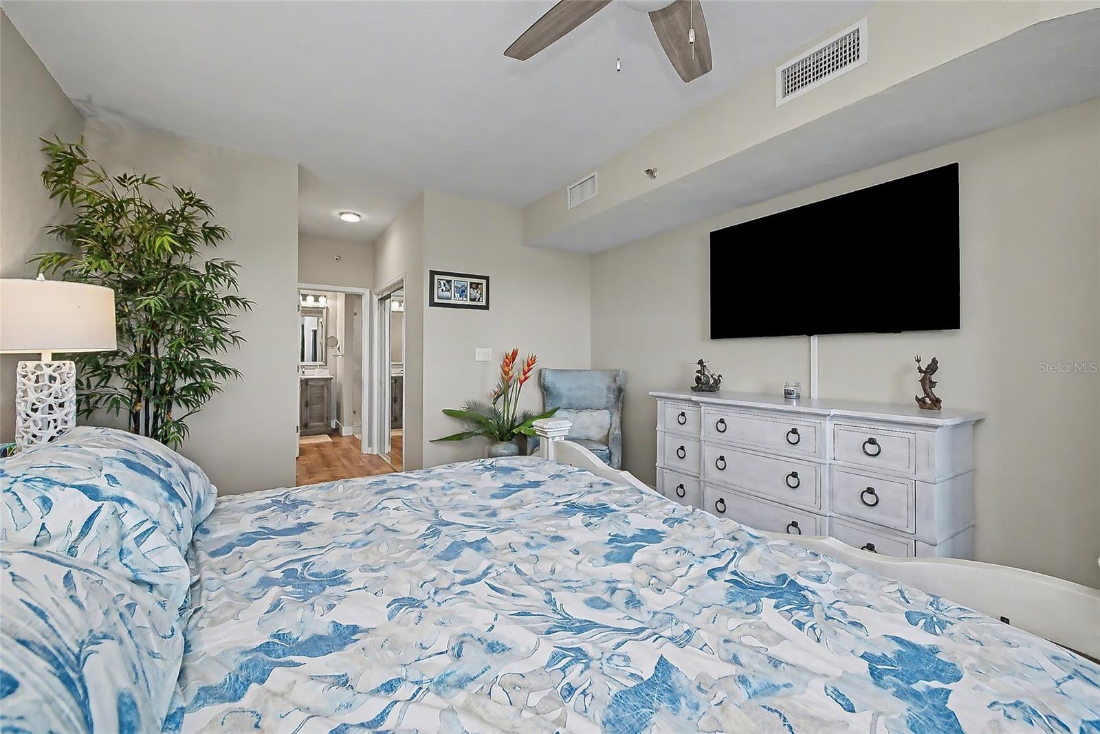 Image 16 of 68 For 5408 Eagles Point Circle 302