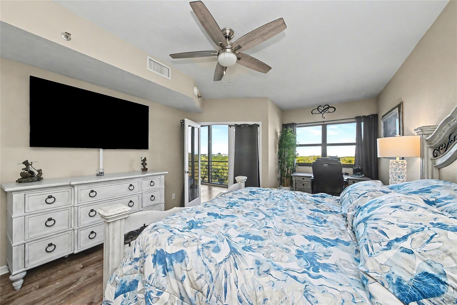 Image 18 of 68 For 5408 Eagles Point Circle 302