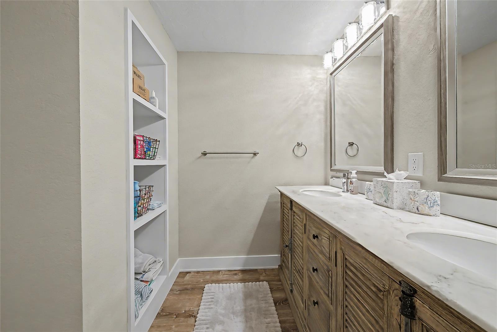 Image 19 of 68 For 5408 Eagles Point Circle 302